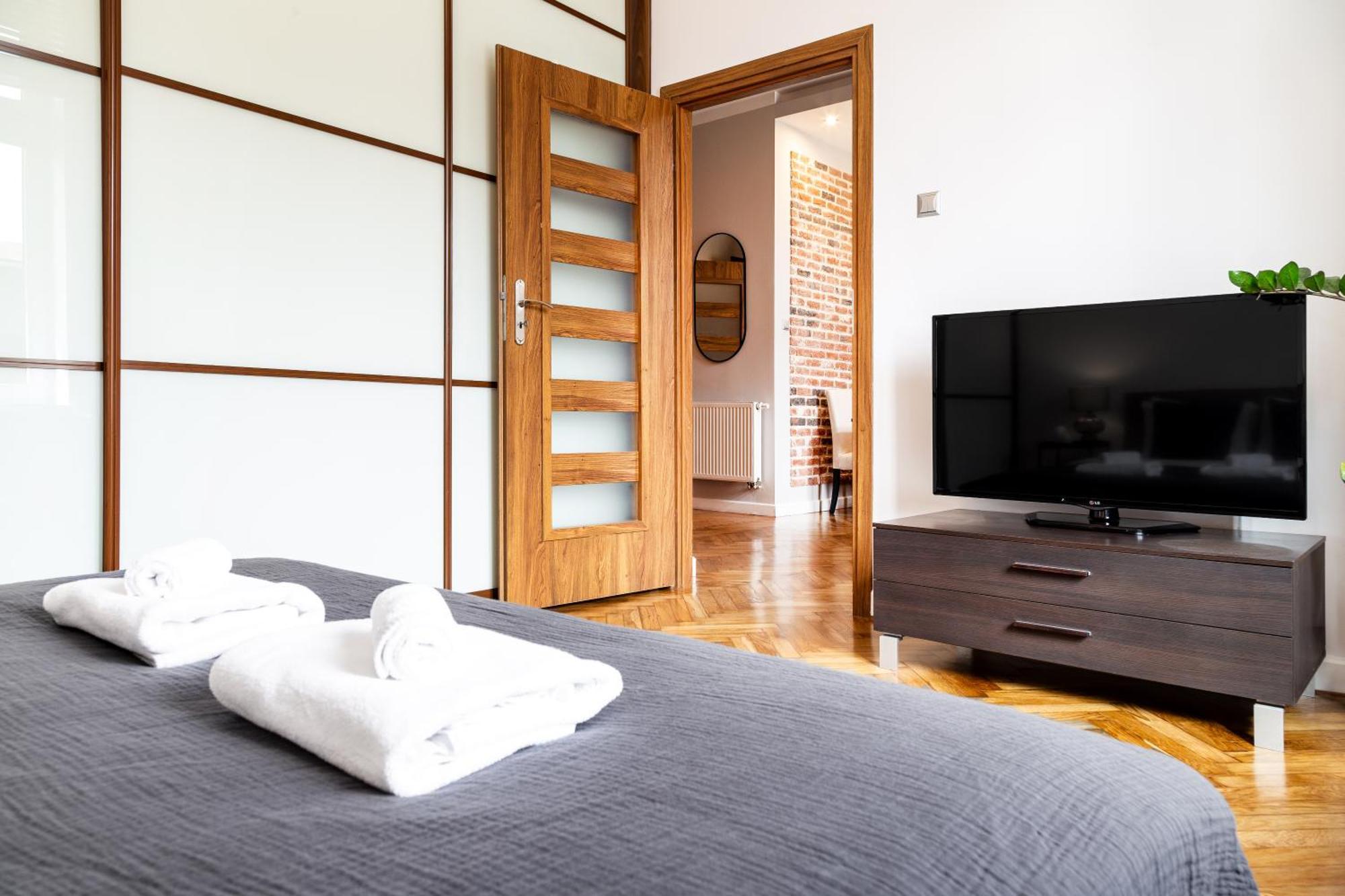 Househost Apartment: Jozefa 2/10 Краков Экстерьер фото