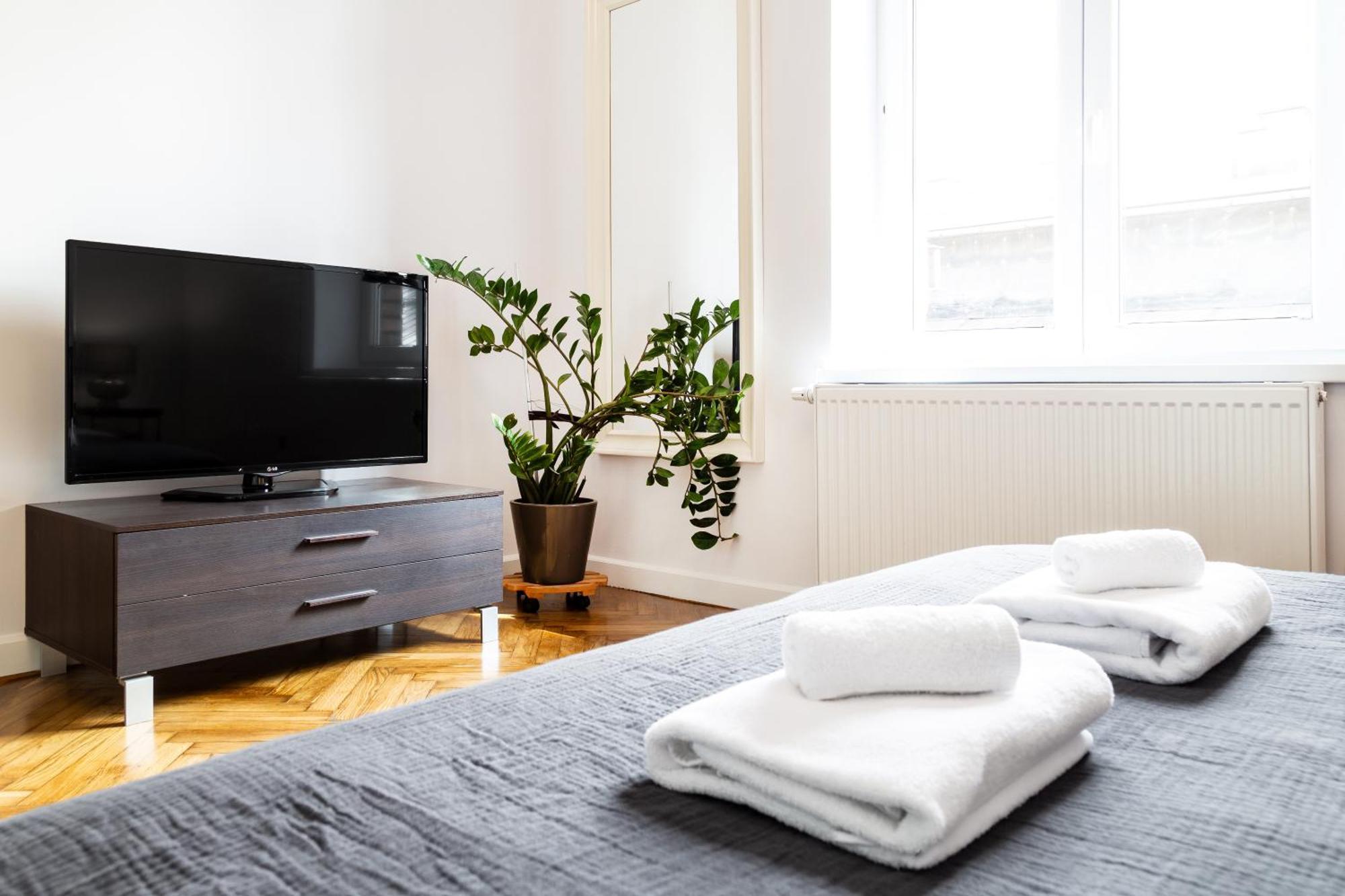 Househost Apartment: Jozefa 2/10 Краков Экстерьер фото